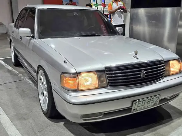1993 Toyota crown royal saloon